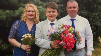 Attēls rakstam: 19 gadus vecajam ādažniekam Emīlam nepieciešama sabiedrības palīdzība, lai ārstētu audzēju galvā