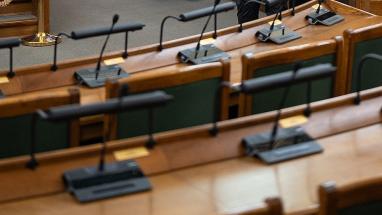 Attēls rakstam: Arī nākamajā Saeimas sastāvā jaunpienācēji varētu būt gandrīz divas trešdaļas deputātu