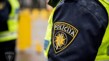 Attēls rakstam: “Cik litru glāze tā bija?” Ādažu pusē policija apturējusi sievieti pamatīgā “žvingulī”