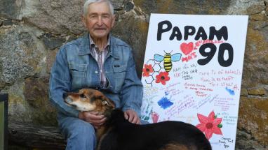 Attēls rakstam: Deviņdesmitgadnieks Edgars Kramfts: Sāc katru dienu ar medus karoti vienu!