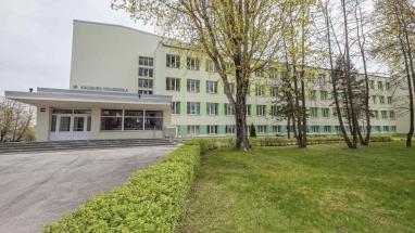 Attēls rakstam: Drausmas! Kauguru vidusskolas sveiciens bērniem 1.septembrī liek izbrīnā saraukt pieri