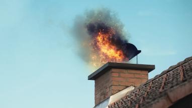Attēls rakstam: Dzīvojamo māju dūmvados Saulkrastu un Ķekavas novadā deguši sodrēji