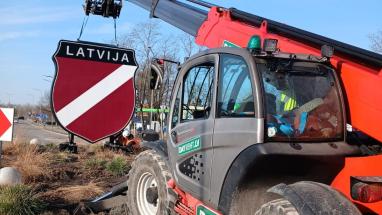 Attēls rakstam: Foto: Leģionāru vairodziņš Ogrē – uz palikšanu
