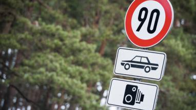 Attēls rakstam: No ceturtdienas Latvijā nedrīkstēs braukt ātrāk par 90 km/h. Izņēmums būs Siguldas šoseja