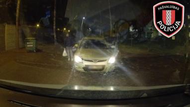 Attēls rakstam: Pie patvēruma centra Muceniekos pieķer šoferi bez tiesībām