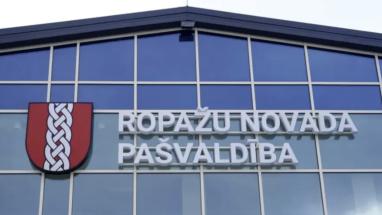 Attēls rakstam: Portāls Pietiek.com pauž bažas par kādu Ropažu novada domes amatpersonu - kāpēc tieši šāds cilvēks?
