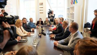 Attēls rakstam: "Progresīvie" "liek punktu" Siliņas valdībai. Mudina prezidentu sākt sarunas par jaunu valdību