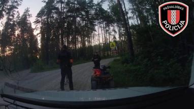 Attēls rakstam: Sauriešos nakts patruļas laikā policija aptur divus pusaudžus; likumsargiem nākas zvanīt vecākiem