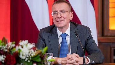Attēls rakstam: "Skolā ir jāmācās arī skolotājiem un vecākiem" – Rinkēviča vēstījums Zinību dienā