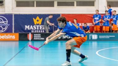 Attēls rakstam: Ulbrokas florbola komandām piecas uzvaras sešās pusfinālu spēlēs