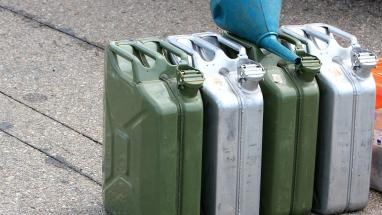 Attēls rakstam: Zaļais kurss – stabili fosils. Latvijas biodīzeli var nopirkt, tikai citur