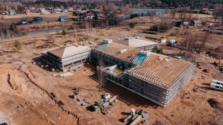 FOTO: Gandrīz 14 miljonu eiro projekts: Ādažos top pirmsskola 288 bērniem