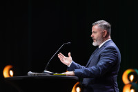 FOTO: Ulbrokā pulcējas 200 dalībnieku. Konferencē spriež par ilgtspējīgiem iepirkumiem un godina uzņēmējus