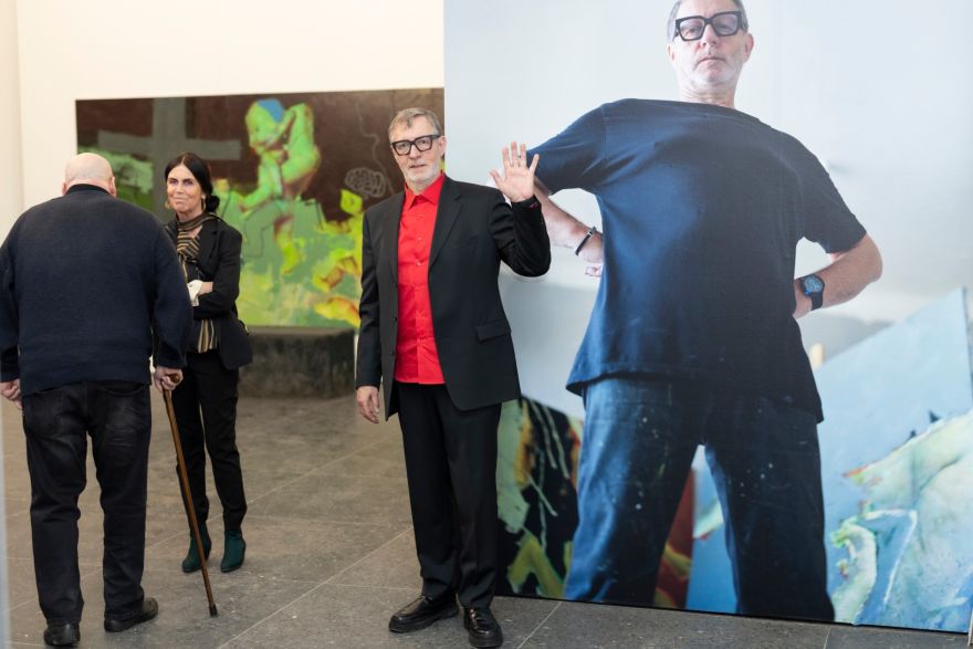 12.IV Tikšanās ar mākslinieku Jāni Mitrēvicu un kuratori Ingu Šteimani izstādē "Lelle" Jūrmalā