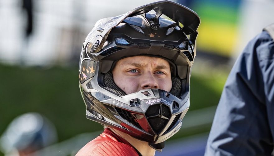 16.IV Tikšanās ar sportistiem Kārli Pedraudzi un Annu Pedraudzi Ulbrokā