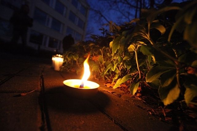 18. novembrī Jūrmalā ar svecēm veidos Gaismas ceļu, Rīgā notiks lāpu gājiens
