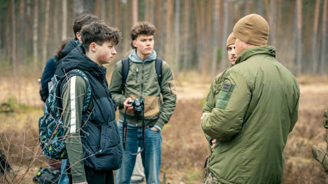 Attēls rakstam: 19 dienas poligonā: Ko 100 Latvijas jauniešu darīs Mārupes mežos?