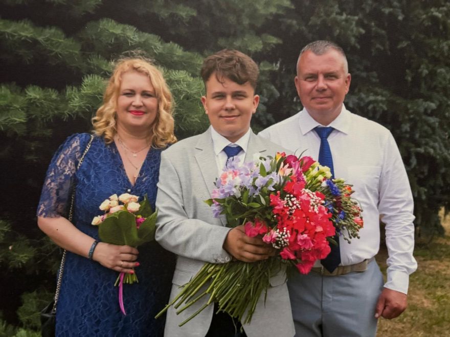 19 gadus vecajam ādažniekam Emīlam nepieciešama sabiedrības palīdzība, lai ārstētu audzēju galvā