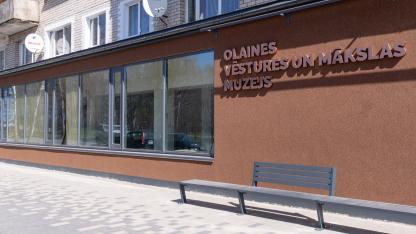 Attēls rakstam: 19.III Tējas pēcpusdiena ar māksliniecēm Jolantu Briedi un Gunitu Arnicāni Olainē