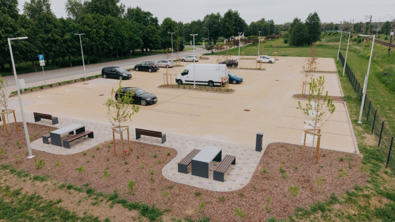 FOTO: Carnikavā investēti 1,18 miljoni eiro: Kas mainīsies iedzīvotāju ikdienas ceļā?