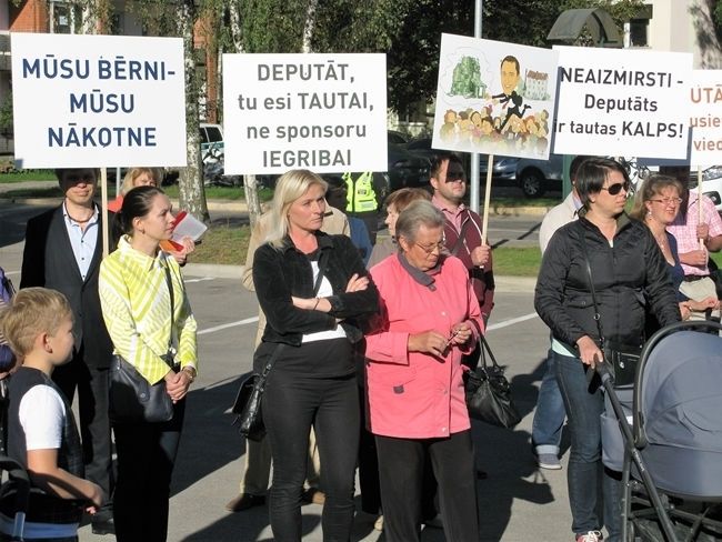 2016. gads Pierīgā. Iedzīvotāji cīnās, protestē un kašķējas