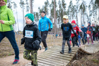Foto: Busulis, Grēviņš un vēl 4000 skrējēju atklāj "Stirnubuka" 13.sezonu