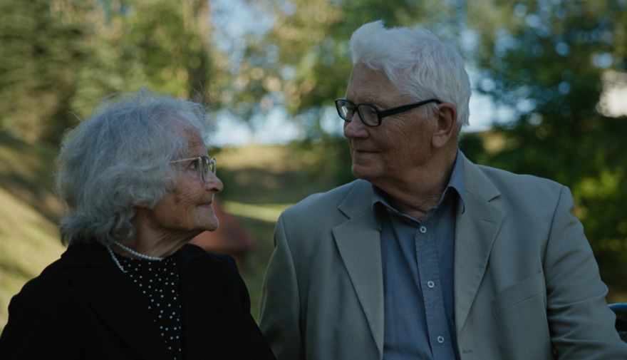 23.IV Dokumentālā filma "Mani 80 pavasari" Upesciemā