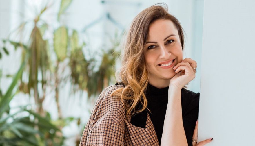 23.IV Tikšanās ar rakstnieci Zani Zustu Jaunolainē