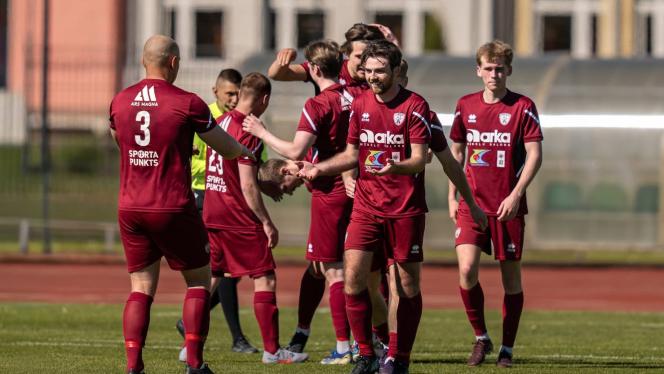 Attēls rakstam: 27.-28.VI Latvijas futbola otrās, trešās un Sieviešu līgas spēles Olainē, Slokā un Piņķos