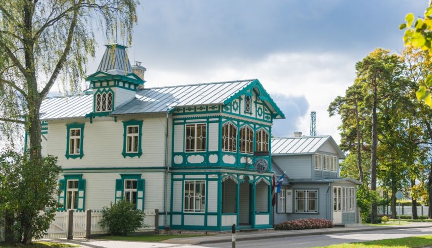 28.V Kultūrvēsturiskās izstādes "Sieviešu pavadone – rokassomiņa" atklāšana Jūrmalā