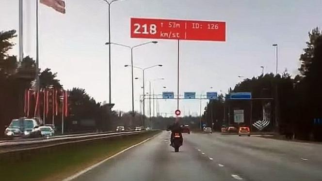 Attēls rakstam: 41% Latvijas iedzīvotāju transportlīdzekļu satiksmē satrauc motociklu vadītāju braukšanas prasmes