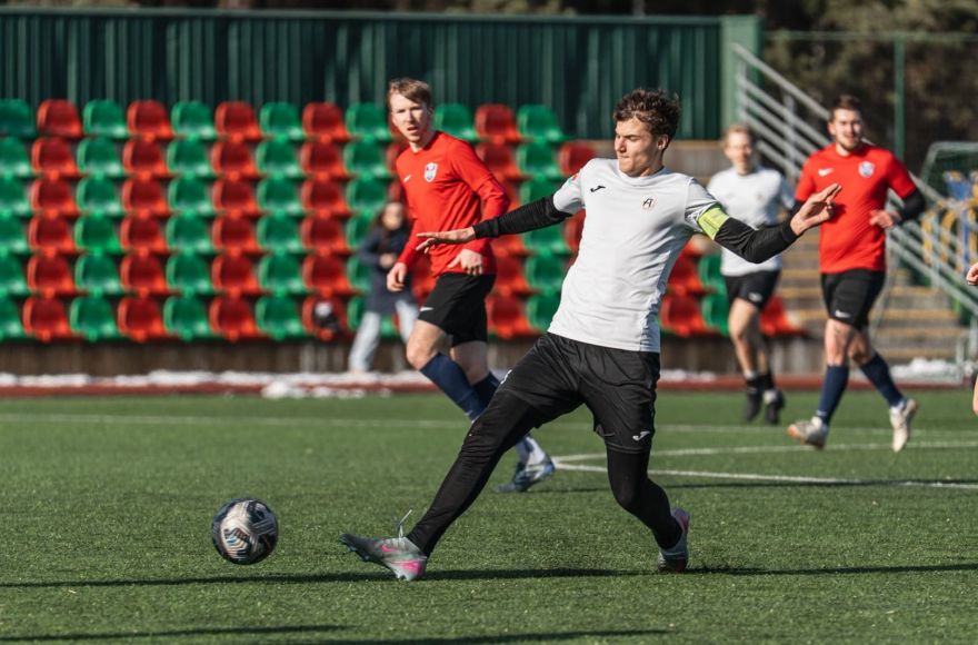 5.IX Latvijas futbola otrās līgas spēles Olainē un Salaspilī