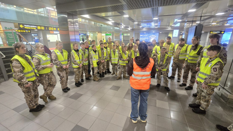 FOTO: Olaines jaunsargi aizvada intensīvas mācību dienas