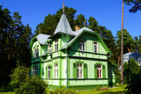 FOTO: Saulainai brīvdienai — pastaiga pa Jūrmalas vēsturiskajām vasarnīcām