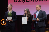 FOTO: No jaunajiem uzņēmumiem līdz lielākajiem nodokļu maksātājiem – Ropažos sadala balvas