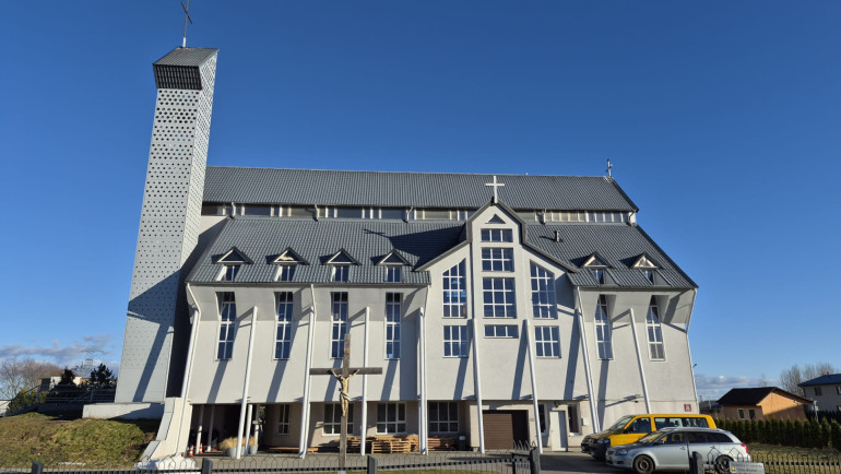 FOTO: Salaspils baznīca atdzimst. Katoļu draudze noslēdz 30 gadu darbu