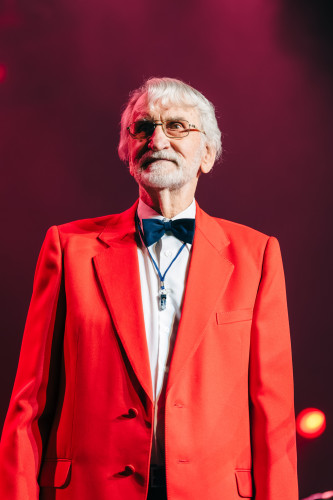 FOTO: Jāņa Raslava jubileja Siguldā pulcē mūziķus un klausītājus