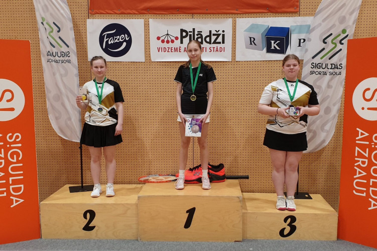 Foto: Siguldiešiem panākumi "Yonex LABL Sigulda Open" sacensībās badmintonā
