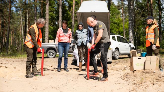 Attēls rakstam: 7000 priežu stādu ceļā uz zaļāku un iekļaujošāku Latviju