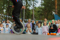 FOTO: Tā Kauguri atvadījās no vasaras! 900 dejotāju, Fiņķis un iespaidīgs “Dagamba” fināls