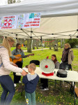 FOTO: Purva ogai par godu – Olainē nosvinēts Dzērveņu festivāls