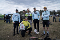 Foto: Septiņi simti startē sezonas pirmajās lielajās kalnu riteņbraukšanas sacensībās