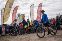 Foto: Septiņi simti startē sezonas pirmajās lielajās kalnu riteņbraukšanas sacensībās