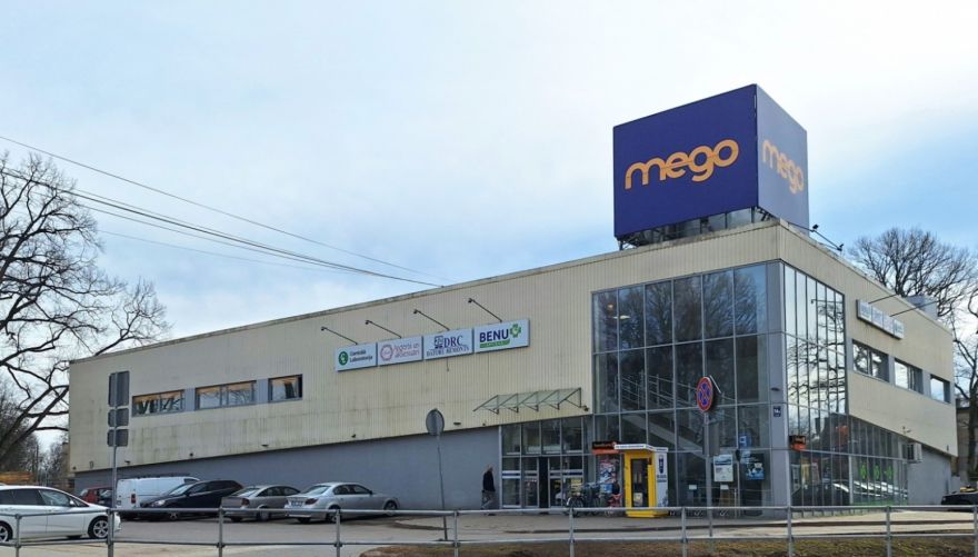 Ādažos pie "Mego" slēgs vairākas autostāvvietas
