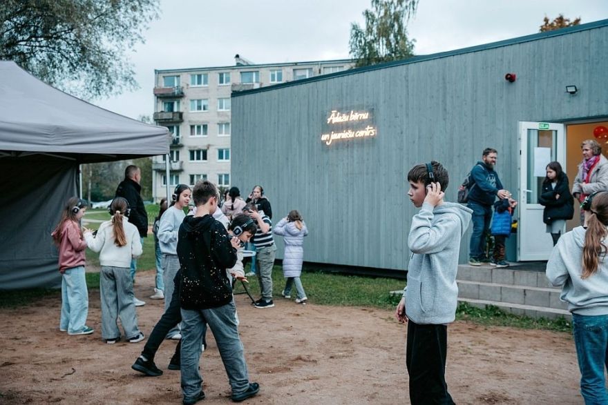 Ādažos svinīgi atklāts Bērnu un jauniešu centrs