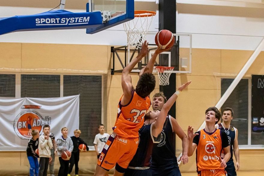 Ādažu basketbolisti ar uzvaru sāk RBL izslēgšanas turnīru