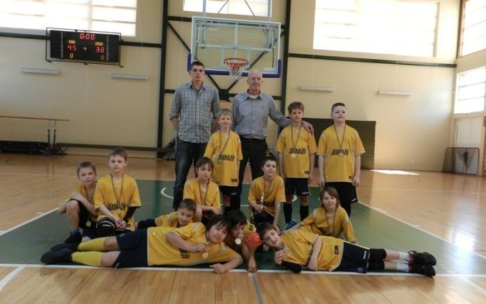 Ādažu basketbolisti izcīnījuši Allažu kausu