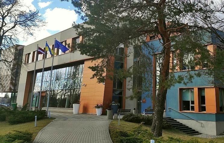 Ādažu dome nodos Ukrainai operatīvo busiņu un skolēnu autobusu