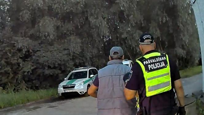 Attēls rakstam: Ādažu policija notver vīrieti, kuru meklēja vairākos Valsts policijas iecirkņos