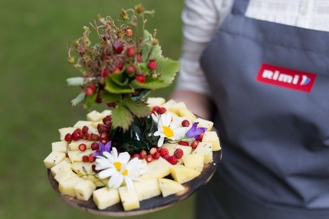 Aicina izmēģināt trīs gardāko mājās sieto Jāņu sieru receptes